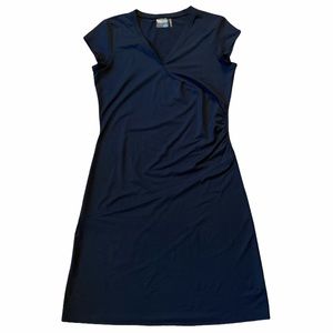 Athleta short sleeve v-neck fitness dress black M